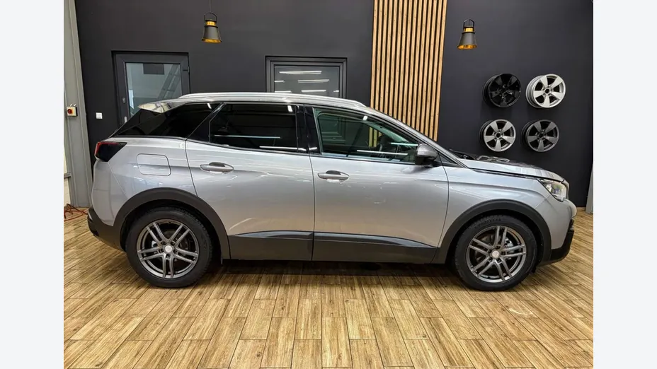 PEUGEOT 3008 -