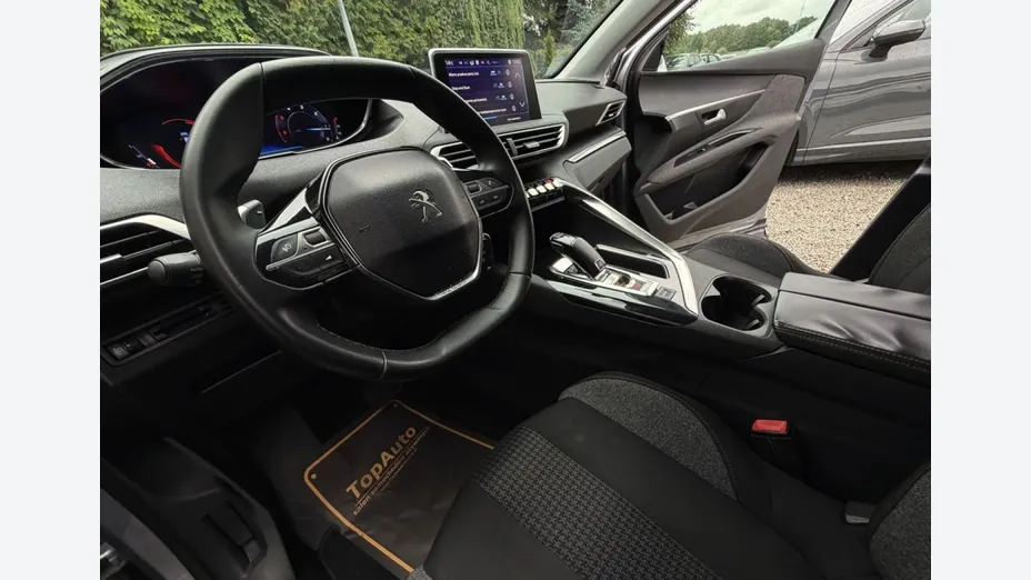 PEUGEOT 3008 -