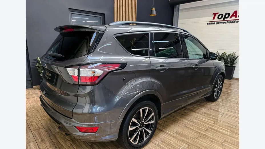 FORD Kuga -