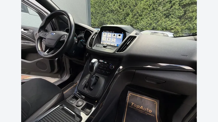 FORD Kuga -