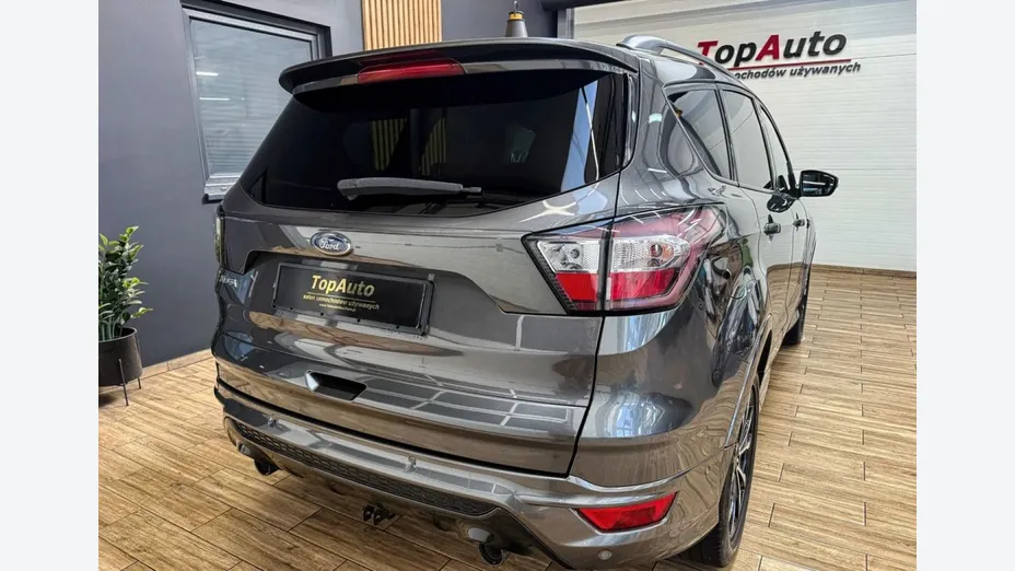 FORD Kuga -