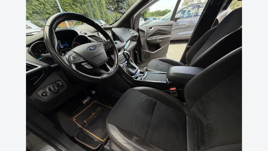 FORD Kuga -