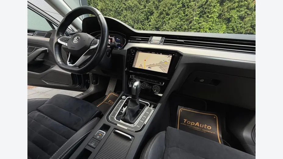 VOLKSWAGEN Passat -