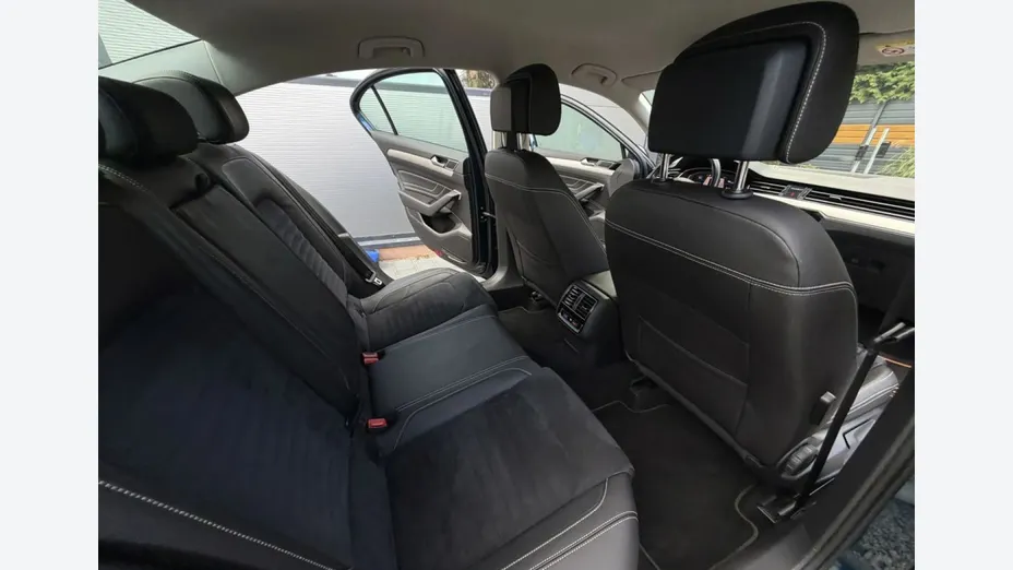 VOLKSWAGEN Passat -