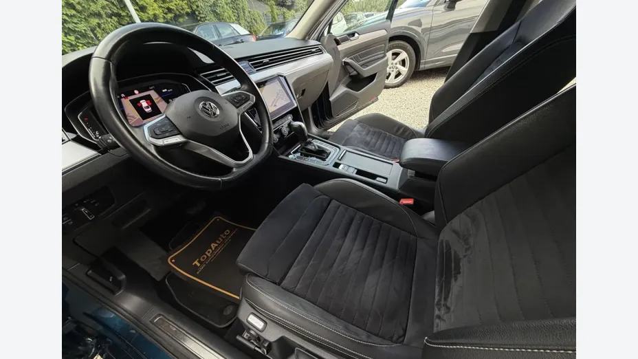 VOLKSWAGEN Passat -