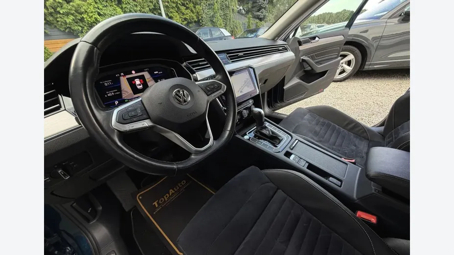 VOLKSWAGEN Passat -