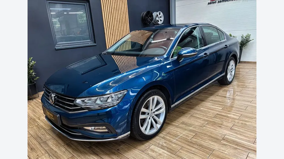 VOLKSWAGEN Passat -