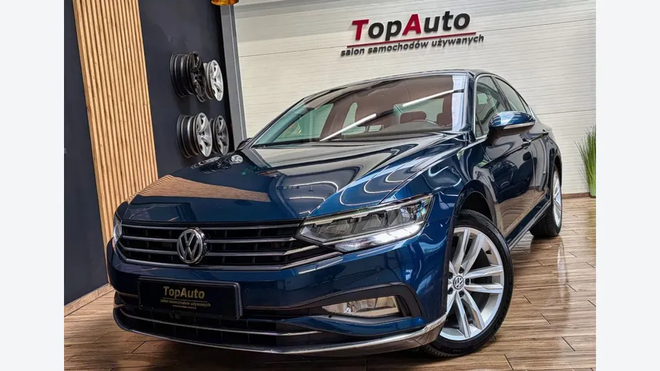 VOLKSWAGEN Passat -