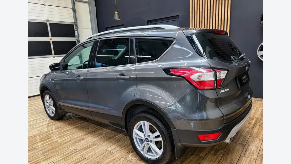 FORD Kuga -