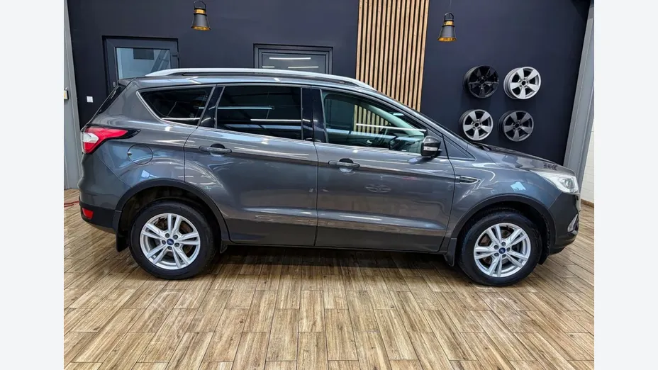 FORD Kuga -