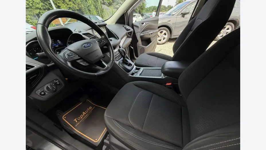 FORD Kuga -