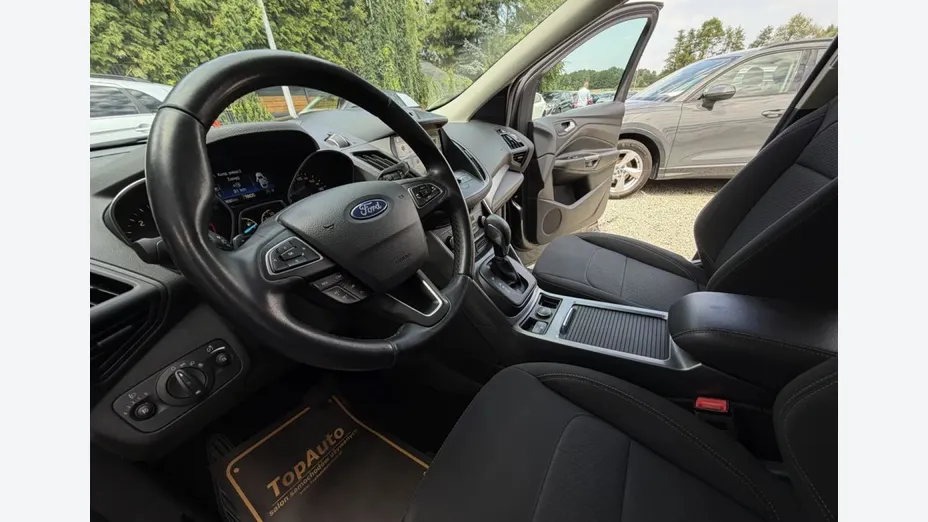 FORD Kuga -