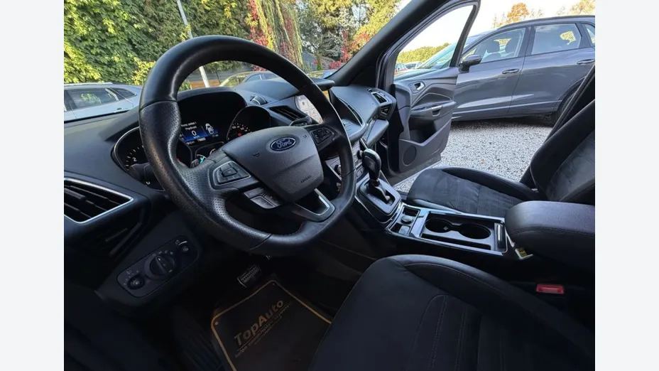 FORD Kuga -