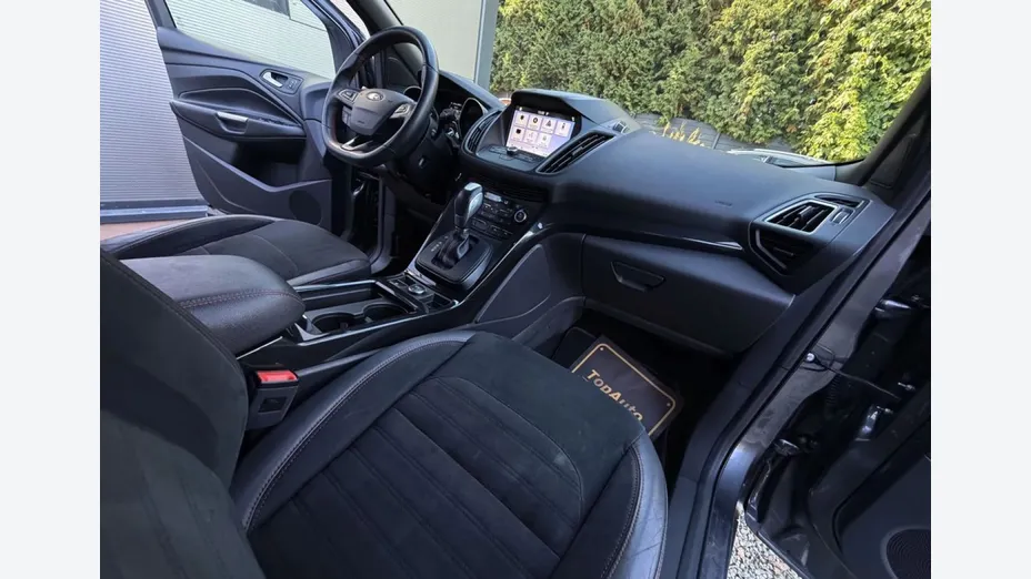 FORD Kuga -