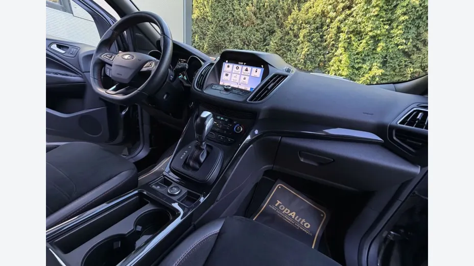FORD Kuga -