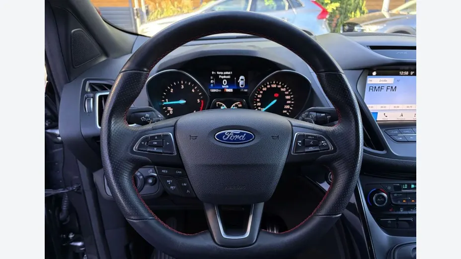FORD Kuga -