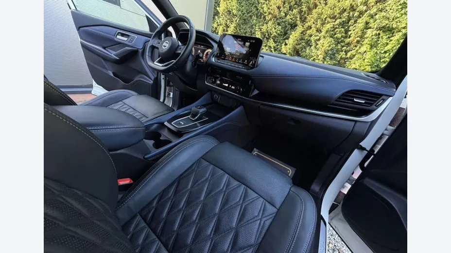 NISSAN Qashqai -
