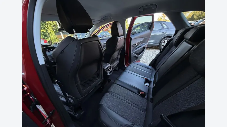 PEUGEOT 3008 -