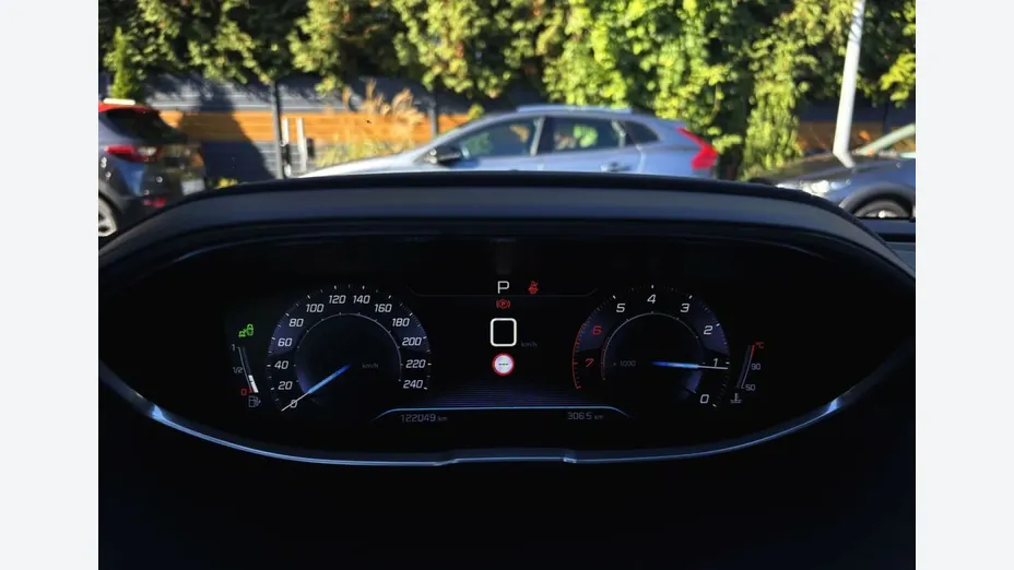PEUGEOT 3008 -