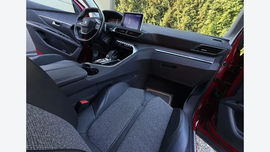 PEUGEOT 3008 -