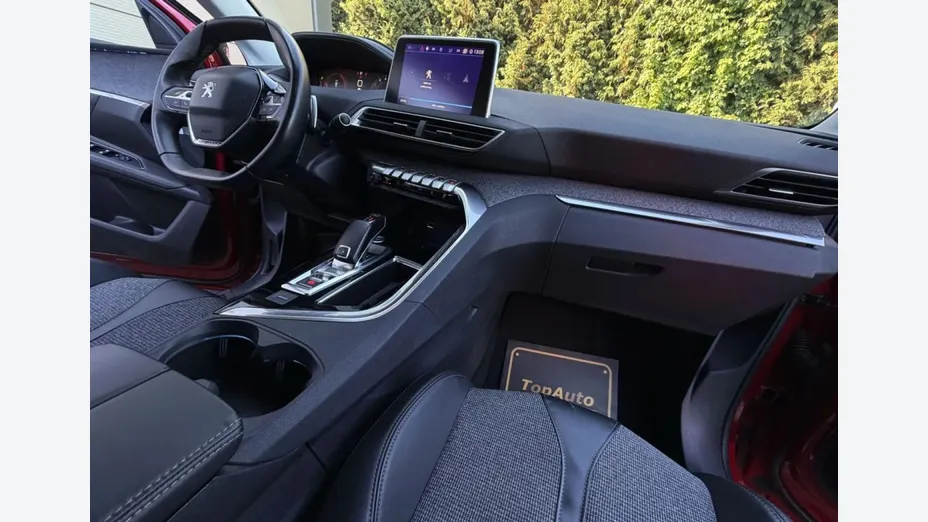 PEUGEOT 3008 -