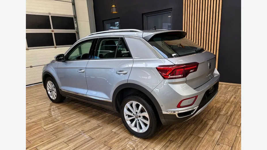 VOLKSWAGEN T-ROC -