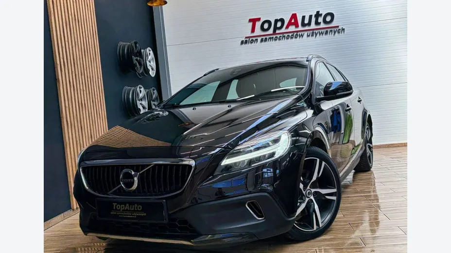 VOLVO V40 Cross Country -