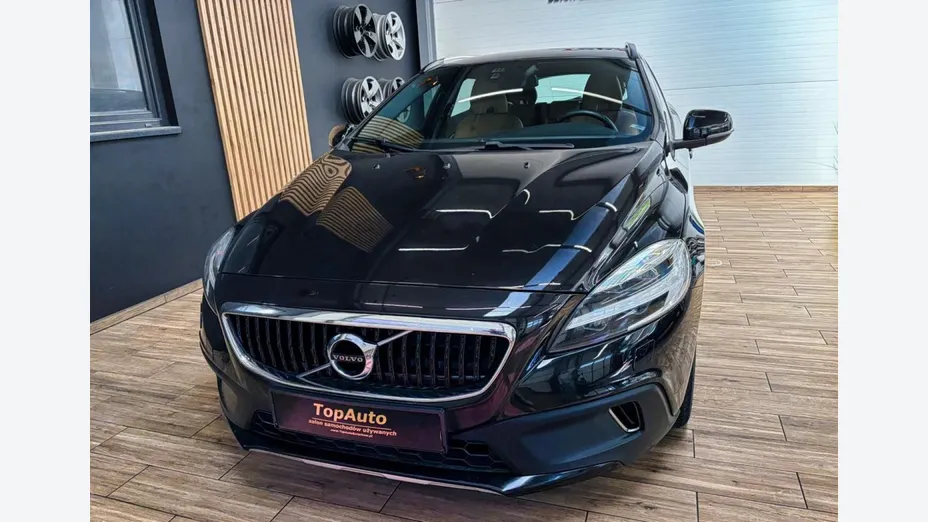 VOLVO V40 Cross Country -