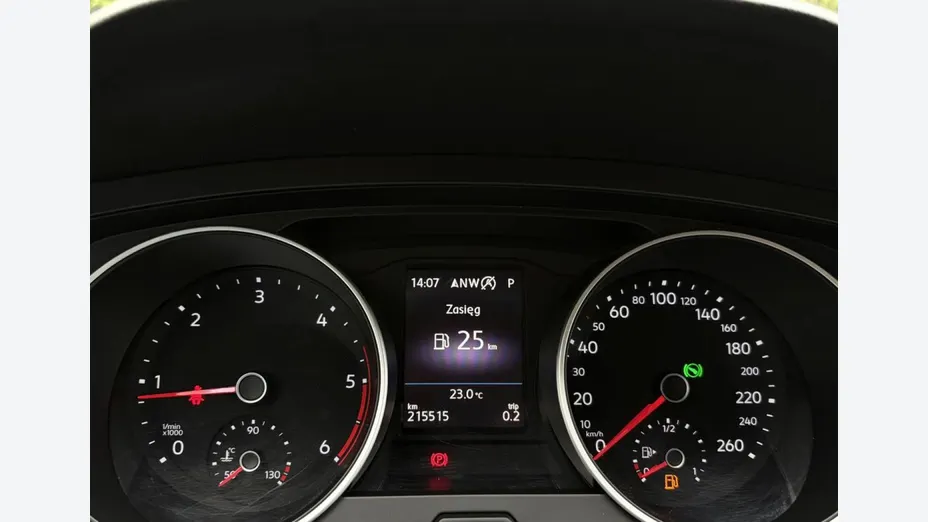 VOLKSWAGEN Tiguan -