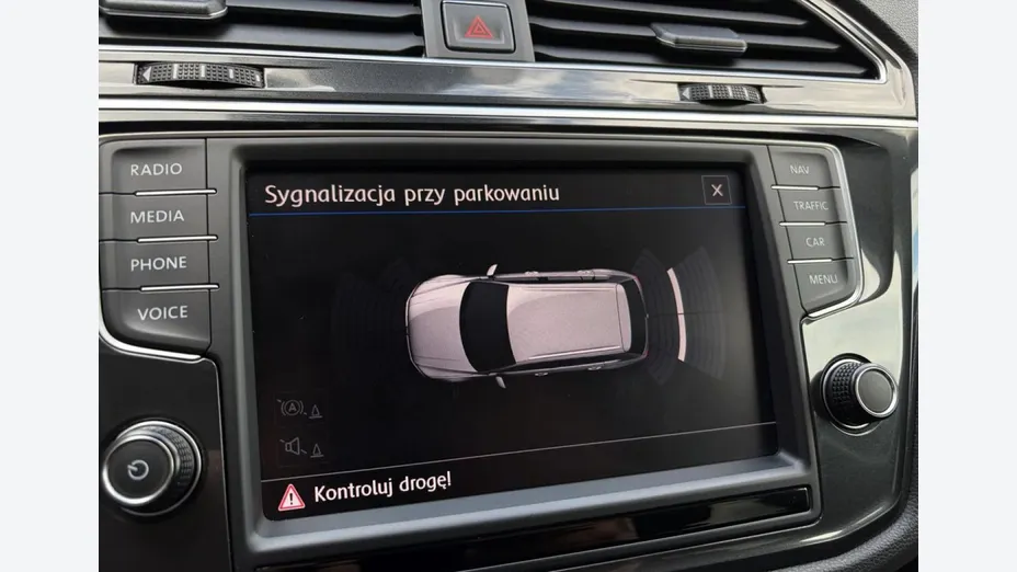 VOLKSWAGEN Tiguan -