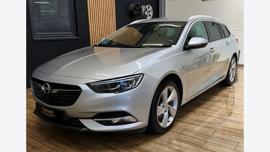 OPEL Insignia -