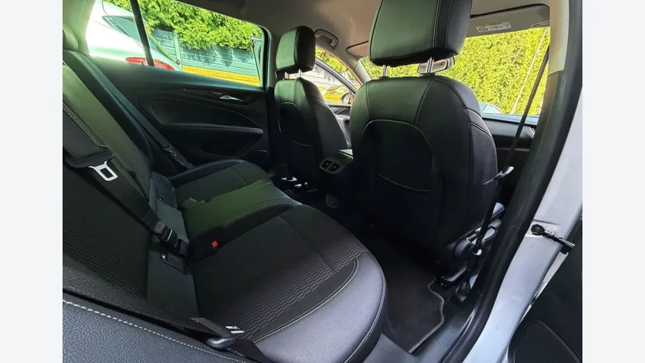 OPEL Insignia -