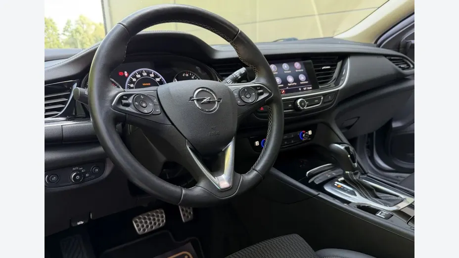 OPEL Insignia -