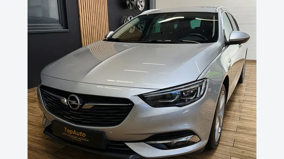 OPEL Insignia -