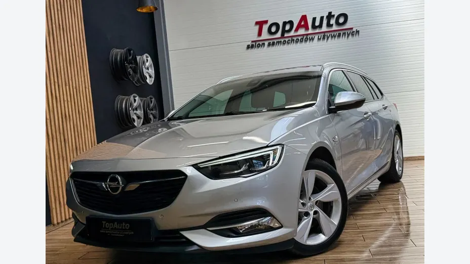 OPEL Insignia -