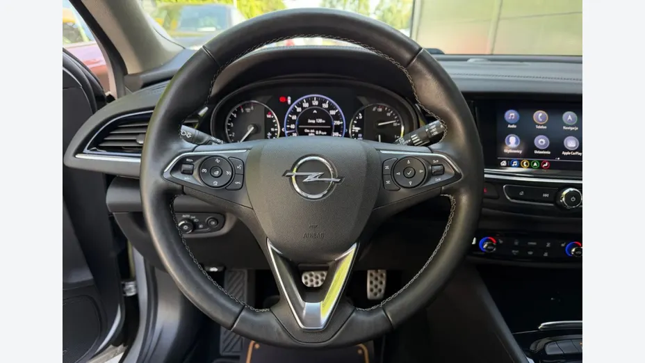 OPEL Insignia -