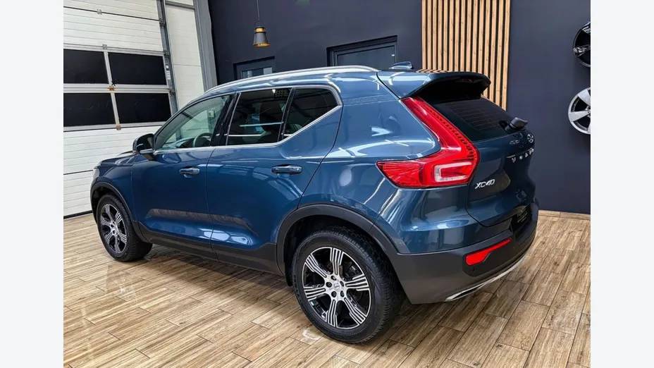 VOLVO XC40 -