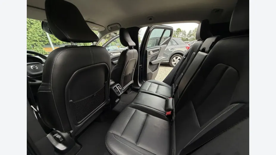 VOLVO XC40 -