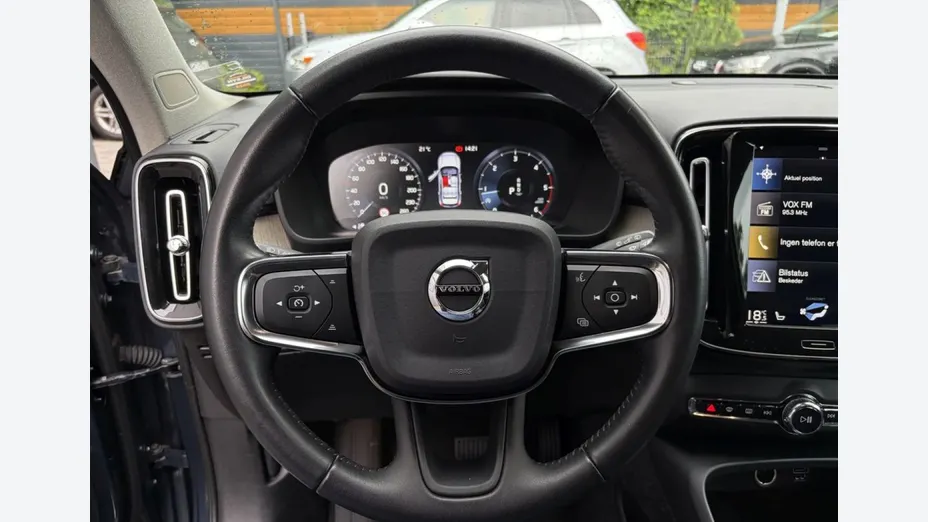 VOLVO XC40 -