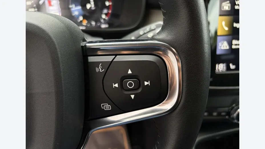 VOLVO XC40 -