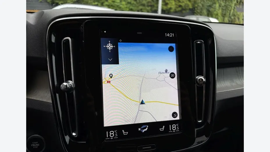 VOLVO XC40 -