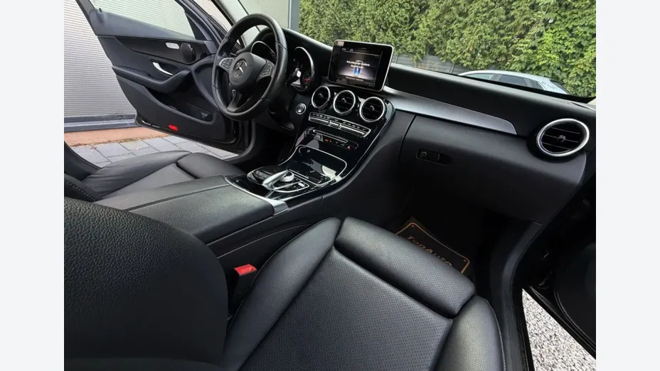 MERCEDES-BENZ C Klasa -