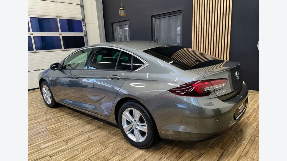 OPEL Insignia -