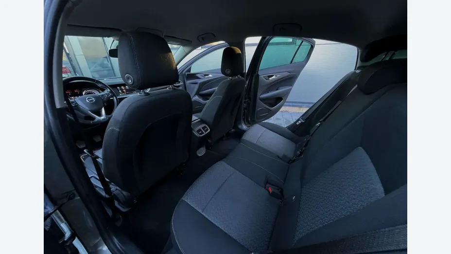 OPEL Insignia -