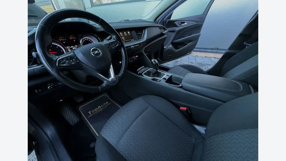 OPEL Insignia -