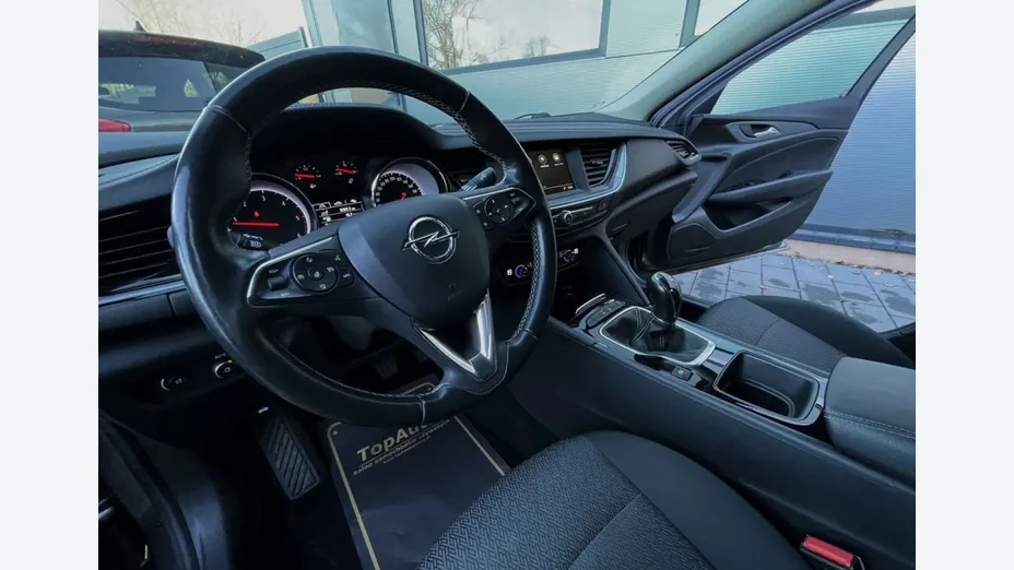 OPEL Insignia -