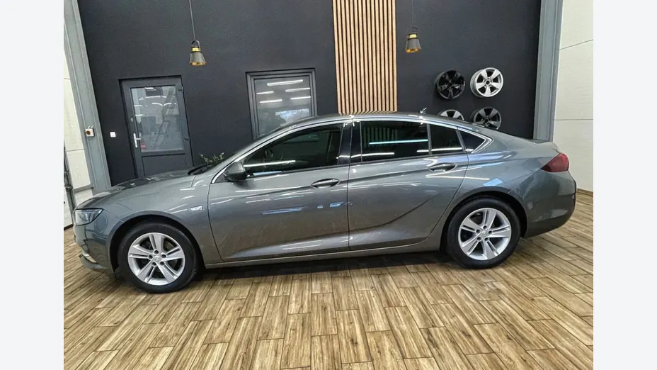 OPEL Insignia -