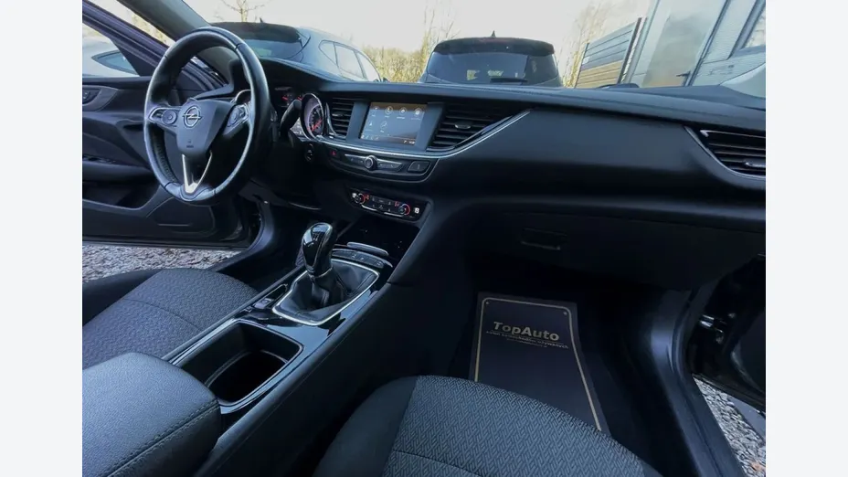 OPEL Insignia -