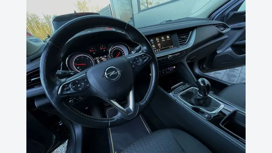 OPEL Insignia -