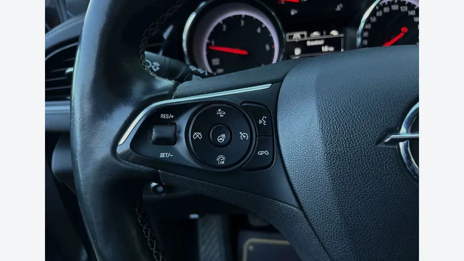 OPEL Insignia -